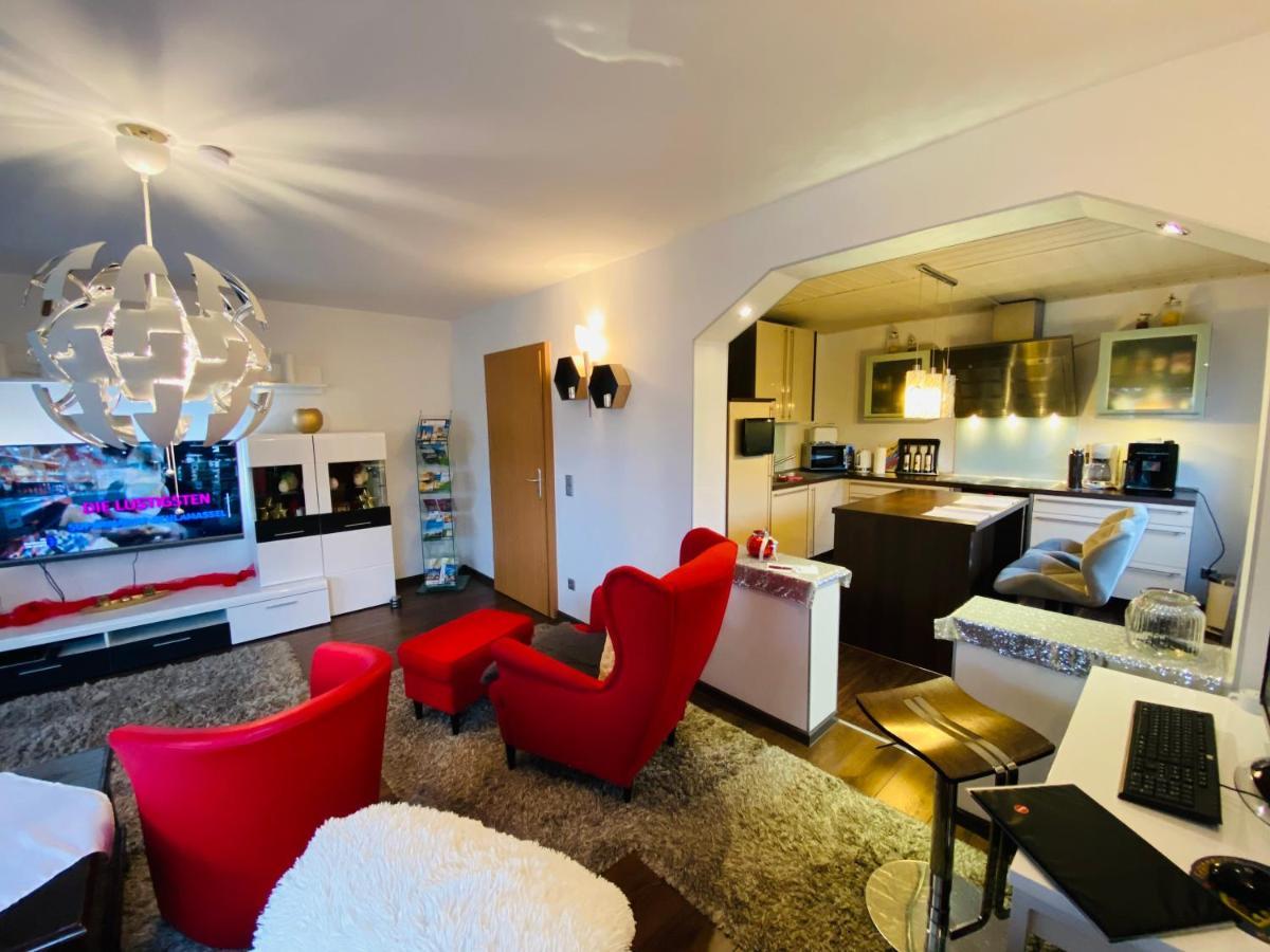 Ferienhaus zur Waldauer Höhe mit 3 SZ, 120qm&40qm Balkon Schleusingen Exterior foto