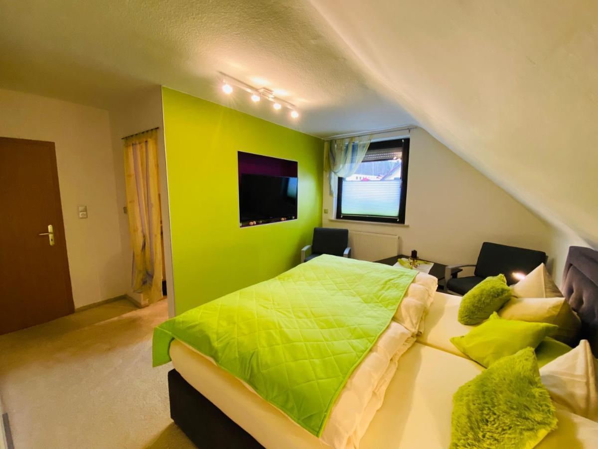 Ferienhaus zur Waldauer Höhe mit 3 SZ, 120qm&40qm Balkon Schleusingen Exterior foto