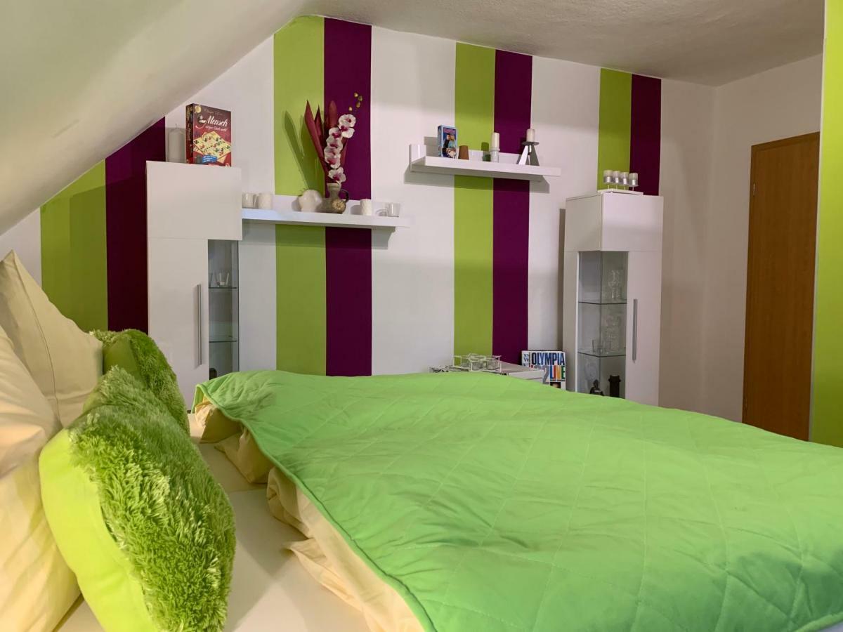 Ferienhaus zur Waldauer Höhe mit 3 SZ, 120qm&40qm Balkon Schleusingen Exterior foto